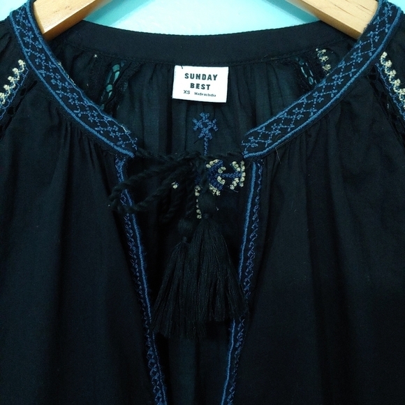 Aritzia Sunday Best Annalise Embroidered Top XS - Picture 5 of 13